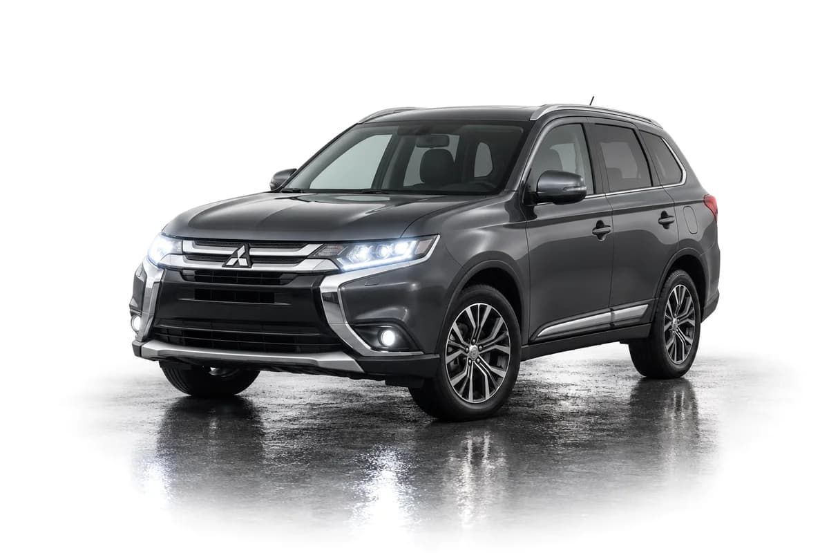 Mitsubishi Outlander (2015–2018)
