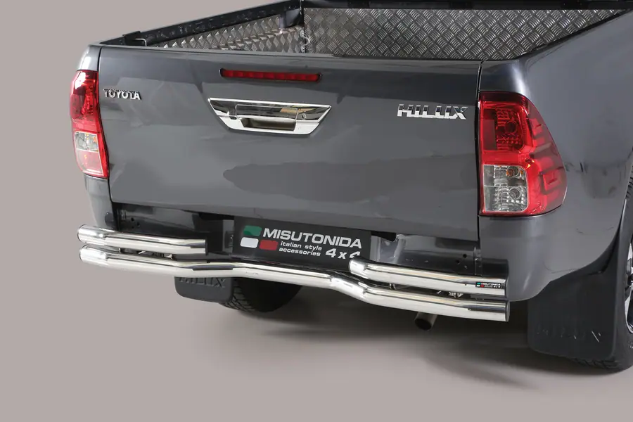Задняя защита двойного гиба ø63, полированная — Toyota Hilux (2015–)