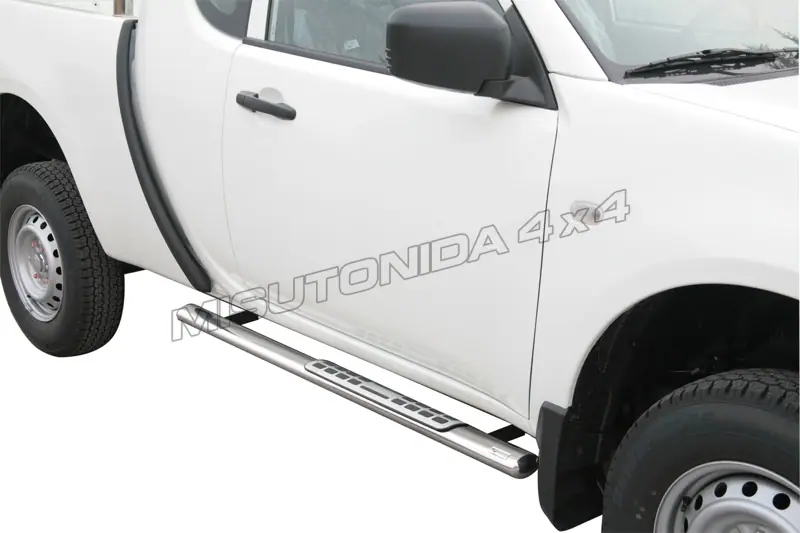 Пороги Design с алюминиевыми накладками øovaal, полированная — Mitsubishi L200 (2009–2015)