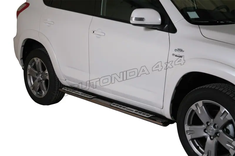 Пороги Design с алюминиевыми накладками øovaal, чёрная — Toyota RAV4 (2010–2013)