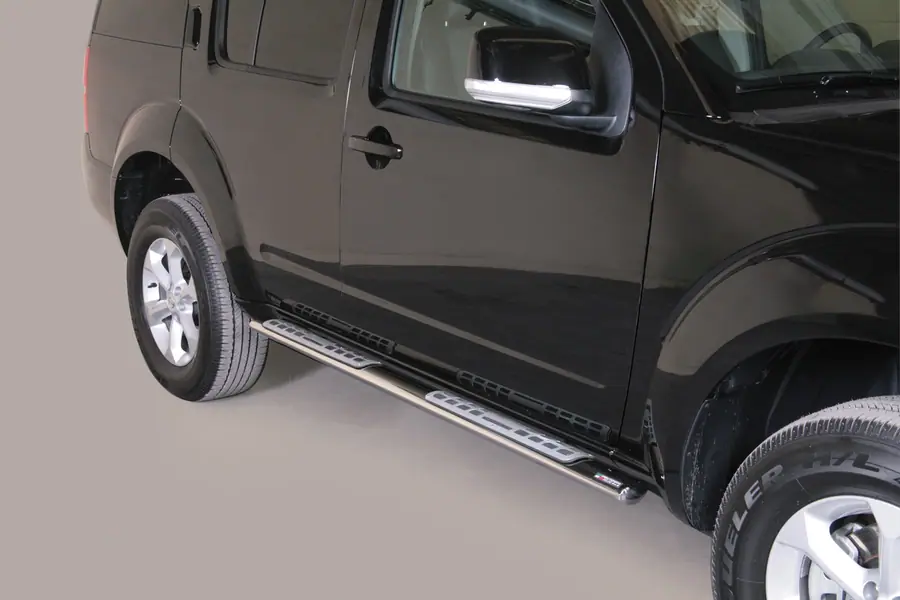 Design side steps with aluminium treads øovaal, mirror polished — Nissan Pathfinder (2010–)