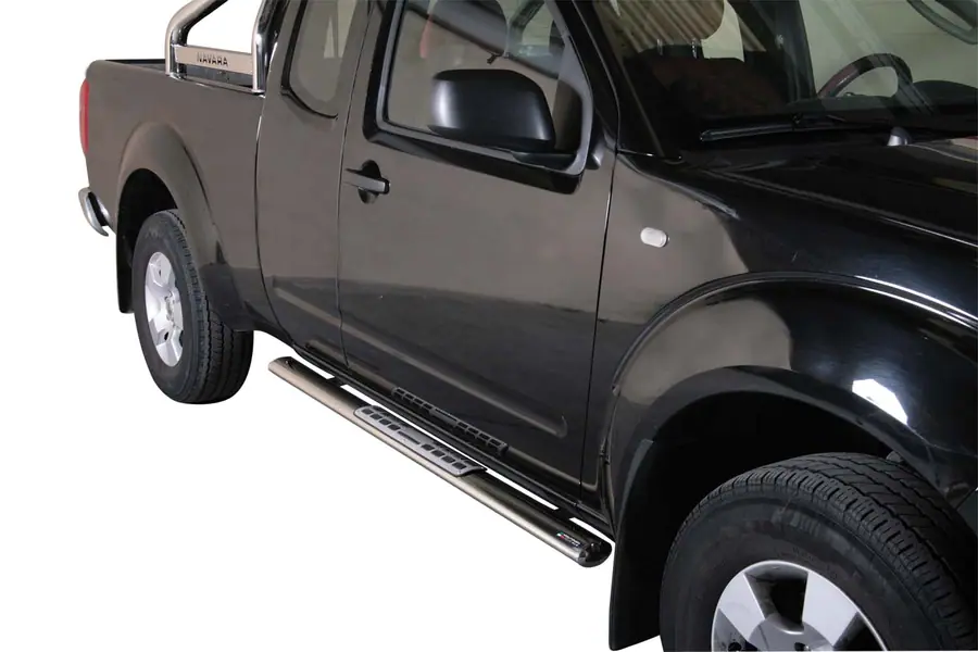 Пороги Design с алюминиевыми накладками øovaal, полированная — Nissan Navara (2005–2010)