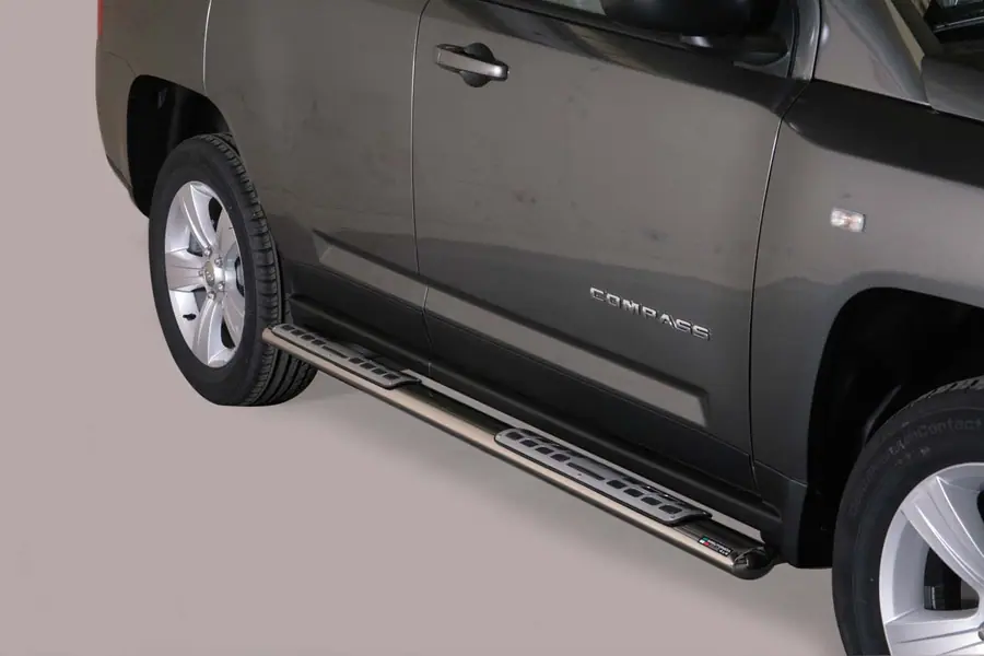 Design side steps with aluminium treads øovaal, mirror polished — Jeep Compass (2011–2016)