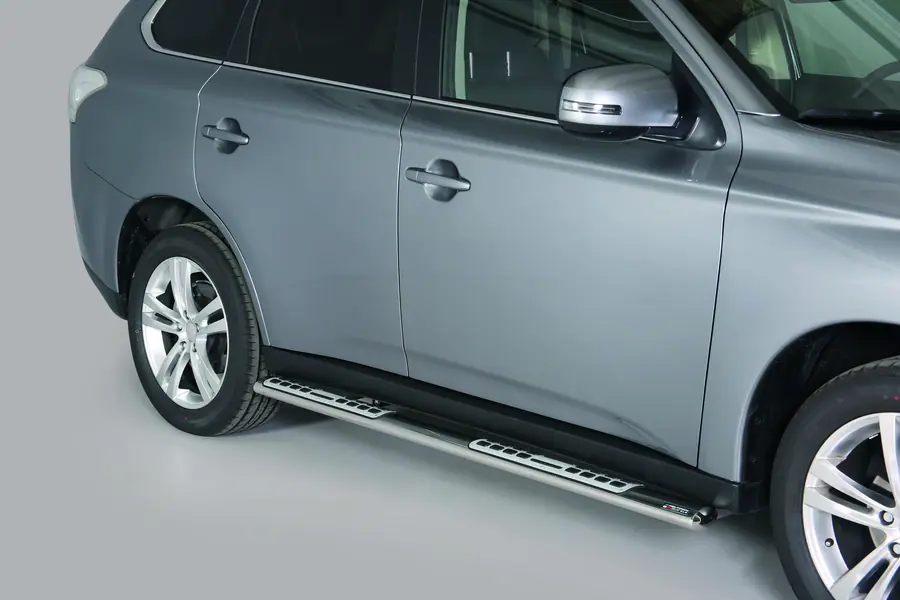 Astmelauad Design, alumiiniumastmete ja neopreeniga øovaal, poleeritud — Mitsubishi Outlander (2012–2015)