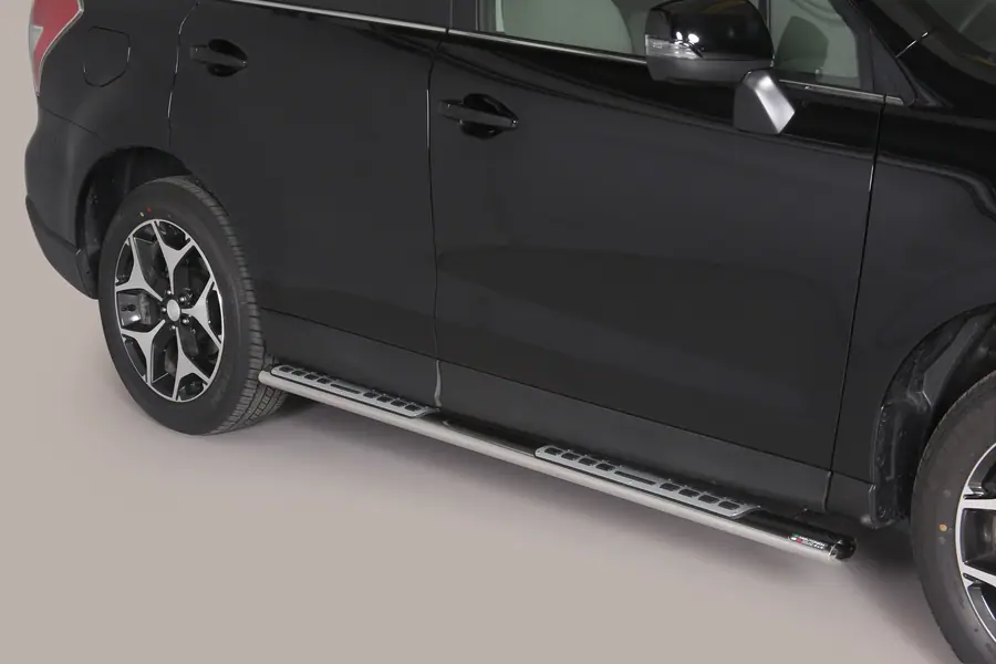 Design side steps with aluminium treads øovaal, mirror polished — Subaru Forester (2013–)