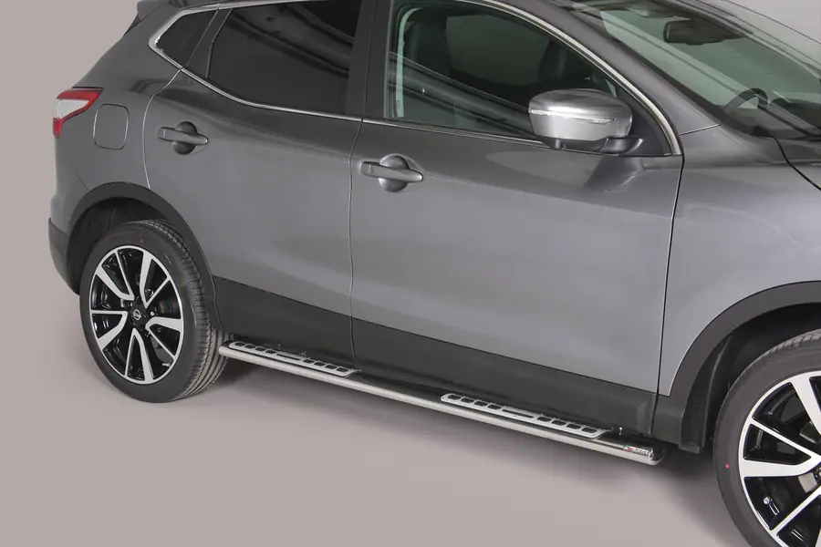 Astmelauad Design, alumiiniumastmete ja neopreeniga øovaal, poleeritud — Nissan Qashqai (2013–2017)
