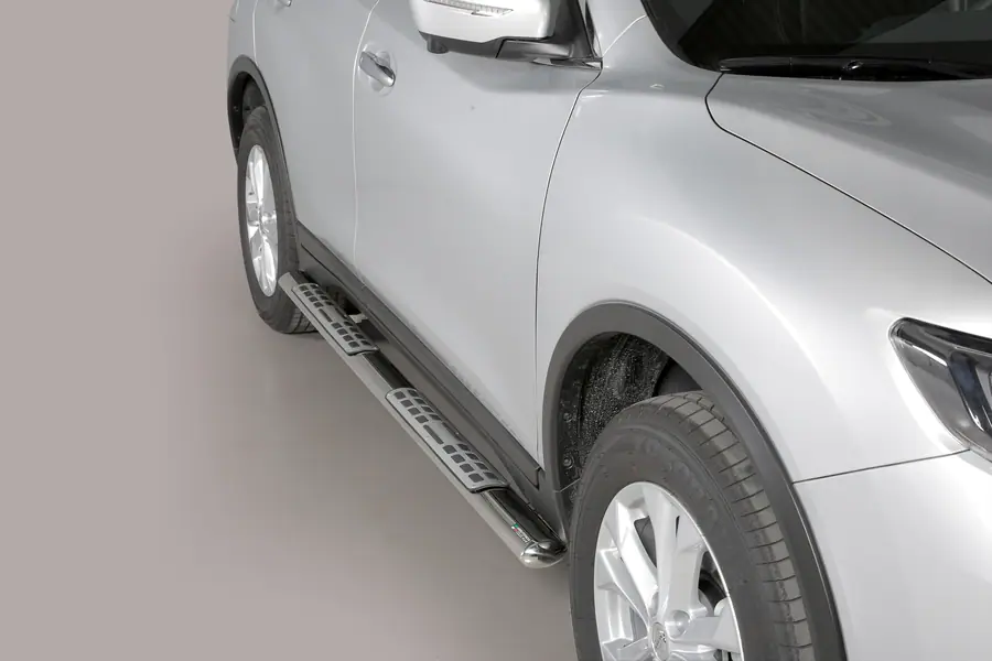Design side steps with aluminium treads øovaal, mirror polished — Nissan X-Trail (2014–2017)