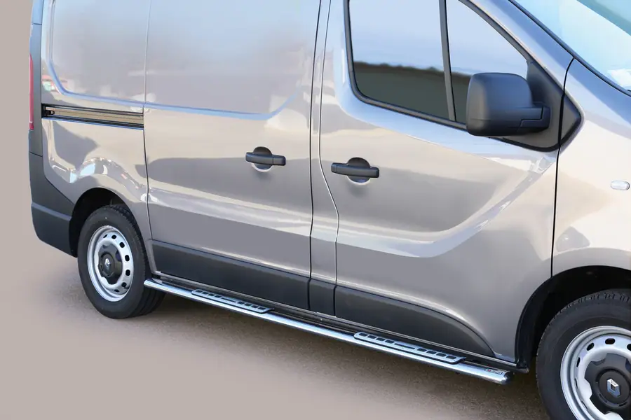 Astmelauad Design, alumiiniumastmete ja neopreeniga øovaal, poleeritud — Renault Trafic (2014–2019)