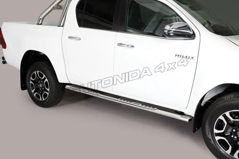 Astmelauad Design, alumiiniumastmete ja neopreeniga øovaal, poleeritud — Toyota Hilux (2015–)