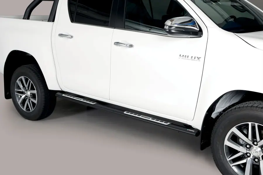 Astmelauad Design, alumiiniumastmete ja neopreeniga øovaal, must — Toyota Hilux (2015–)