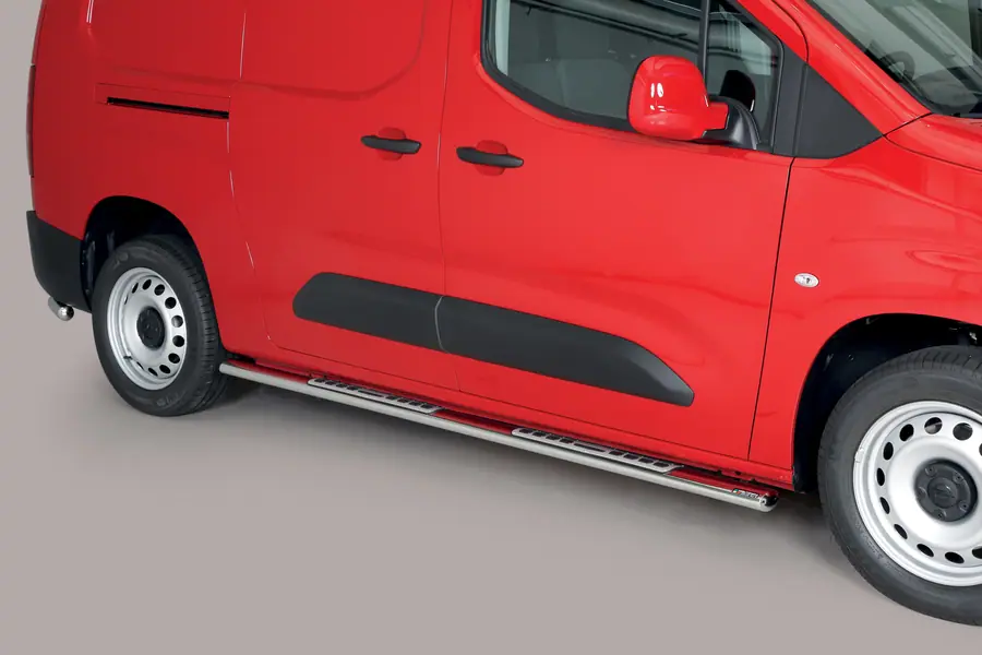 Astmelauad Design, alumiiniumastmete ja neopreeniga øovaal, poleeritud — Opel Combo (2019–2023)