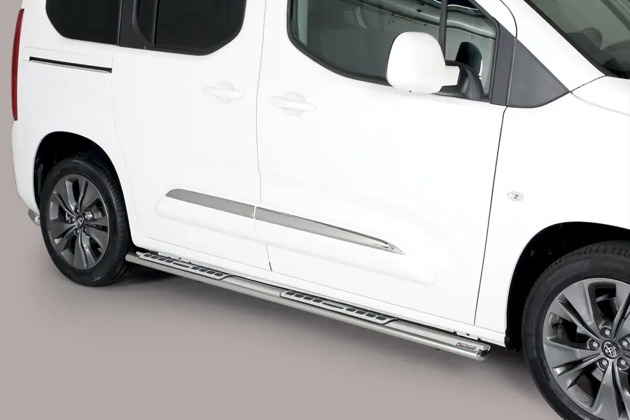 Design side steps with aluminium treads øovaal, mirror polished — Toyota Proace City Van (2019–)