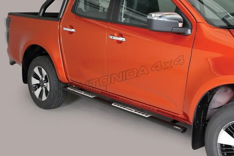 Astmelauad Design, alumiiniumastmete ja neopreeniga øovaal, must — Isuzu D-Max (2020–)