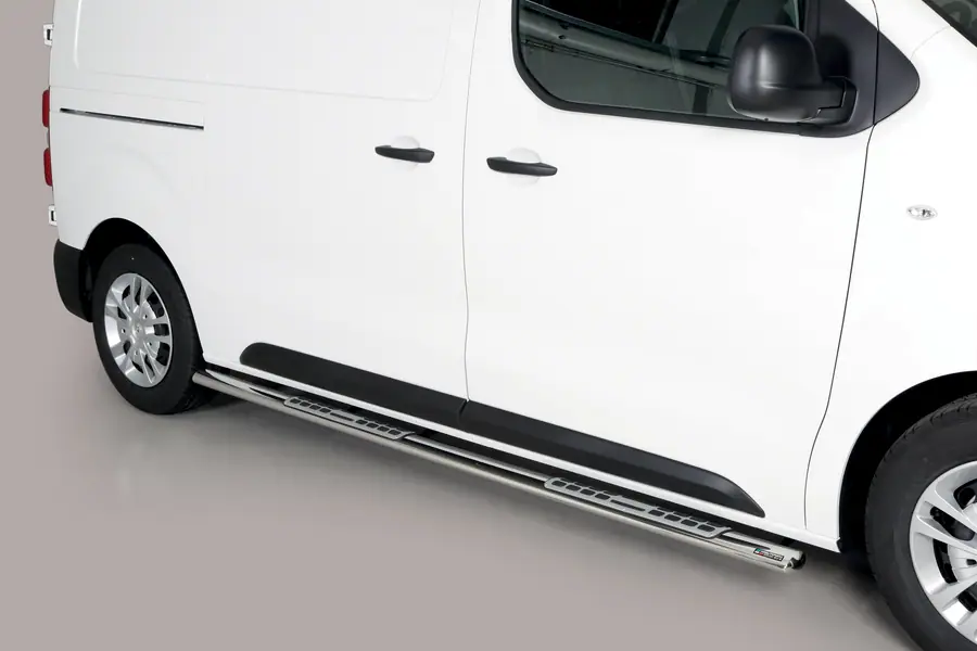 Astmelauad Design, alumiiniumastmete ja neopreeniga øovaal, poleeritud — Opel Vivaro (2014–)