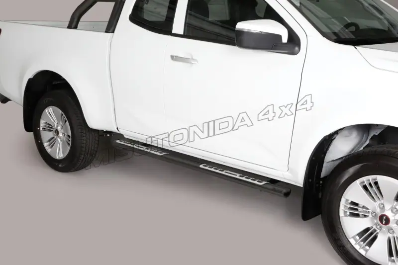 Design side steps with aluminium treads øovaal, black — Isuzu D-Max (2020–)