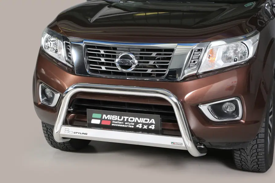 Medium bar ø63, mirror polished — Nissan Navara NP300 (2015–)