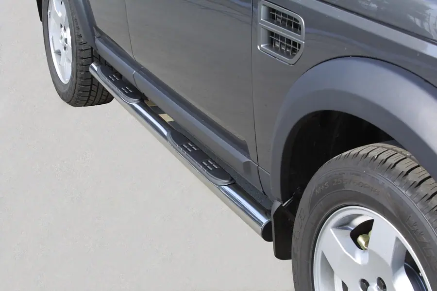 Пороги Grand Pedana с пластиковыми накладками ø76, полированная — Land Rover Discovery (2005–2008)