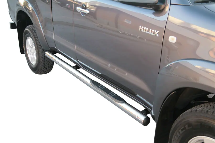 Grand Pedana side steps with plastic treads ø76, mirror polished — Toyota Hilux (2005–2011)