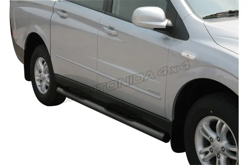 Пороги Grand Pedana с пластиковыми накладками ø76, чёрная — SsangYong Actyon Sports (2007–2012)