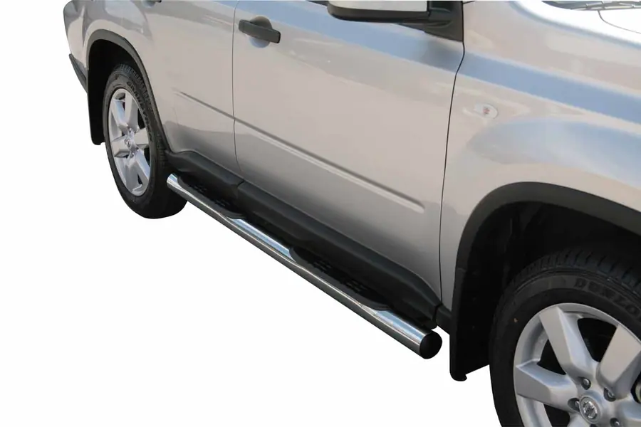 Grand Pedana side steps with plastic treads ø76, mirror polished — Nissan X-Trail (2007–2010)