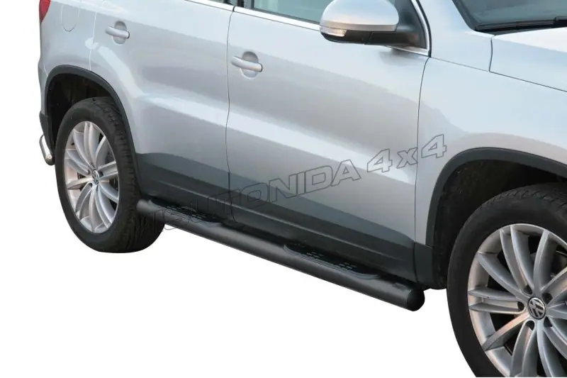 Grand Pedana side steps with plastic treads ø76, black — Volkswagen Tiguan (2007–2015)