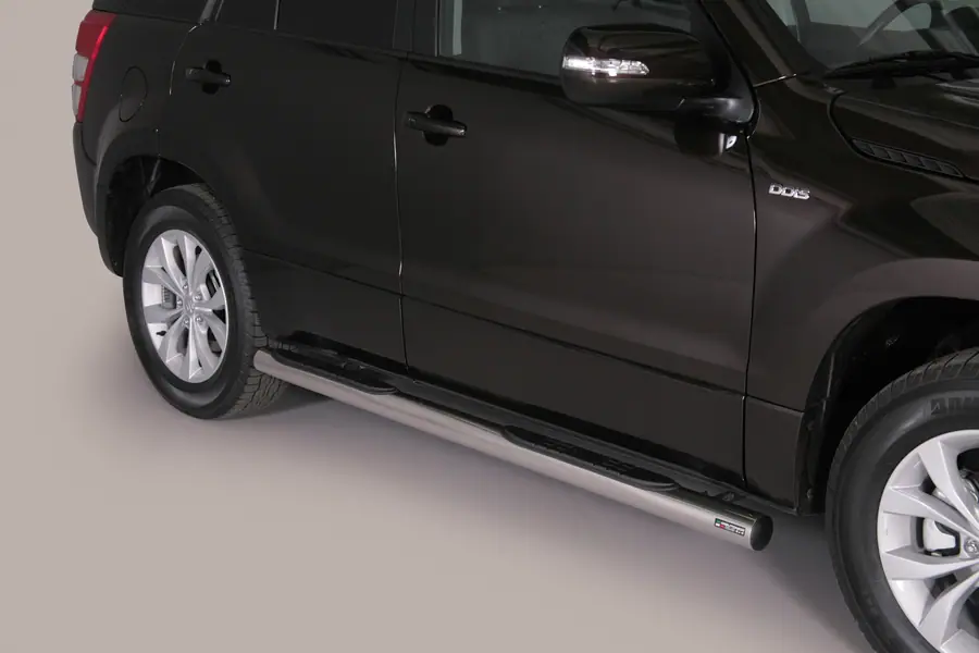 Grand Pedana side steps with plastic treads ø76, mirror polished — Suzuki Grand Vitara (2009–2012)