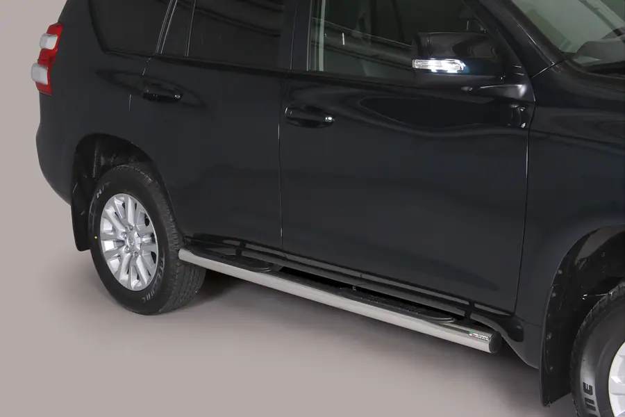 Grand Pedana side steps with plastic treads ø76, mirror polished — Toyota Land Cruiser 150 (2010–2013)
