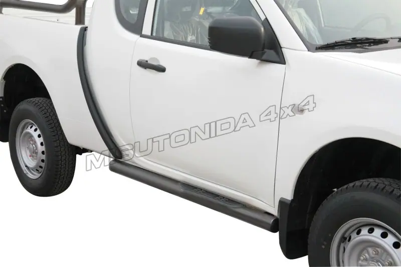 Пороги Grand Pedana с пластиковыми накладками ø76, чёрная — Mitsubishi L200 (2009–2015)