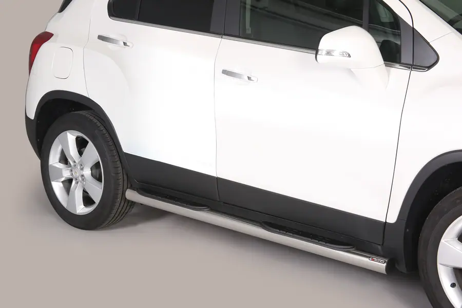 Grand Pedana side steps with plastic treads ø76, mirror polished — Chevrolet Trax (2013–)