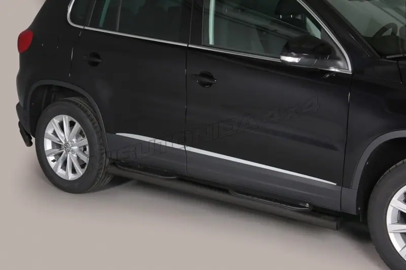 Grand Pedana side steps with plastic treads ø76, black — Volkswagen Tiguan (2007–2015)