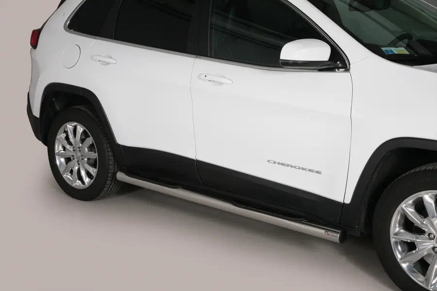 Grand Pedana side steps with plastic treads ø76, mirror polished — Jeep Cherokee (2014–)