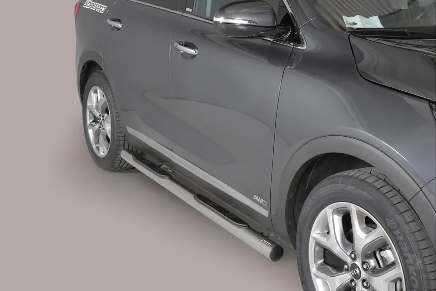 Пороги Grand Pedana с пластиковыми накладками ø76, полированная — Kia Sorento (2015–)
