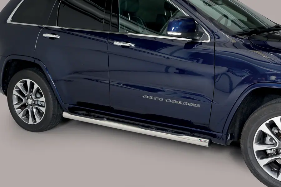 Grand Pedana side steps with plastic treads ø76, mirror polished — Jeep Grand Cherokee (2015–)