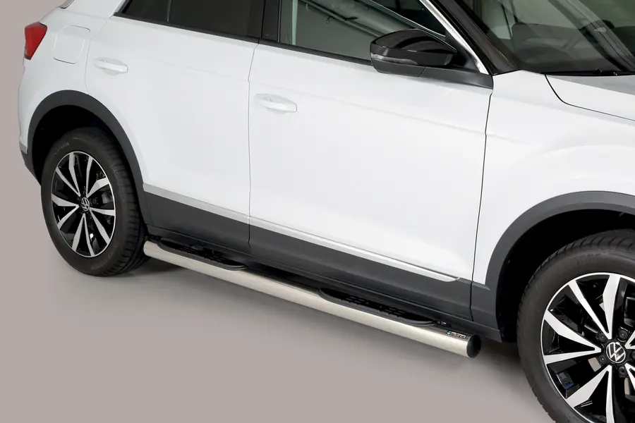 Grand Pedana side steps with plastic treads ø76, mirror polished — Volkswagen T-Roc (2017–)