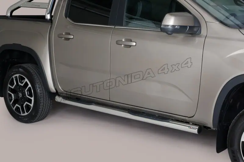 Grand Pedana side steps with plastic treads ø76, mirror polished — Volkswagen Amarok (2023–)
