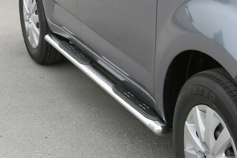 Oval Grand Pedana side steps with plastic treads øovaal, mirror polished — Daihatsu Terios (2006–2009)