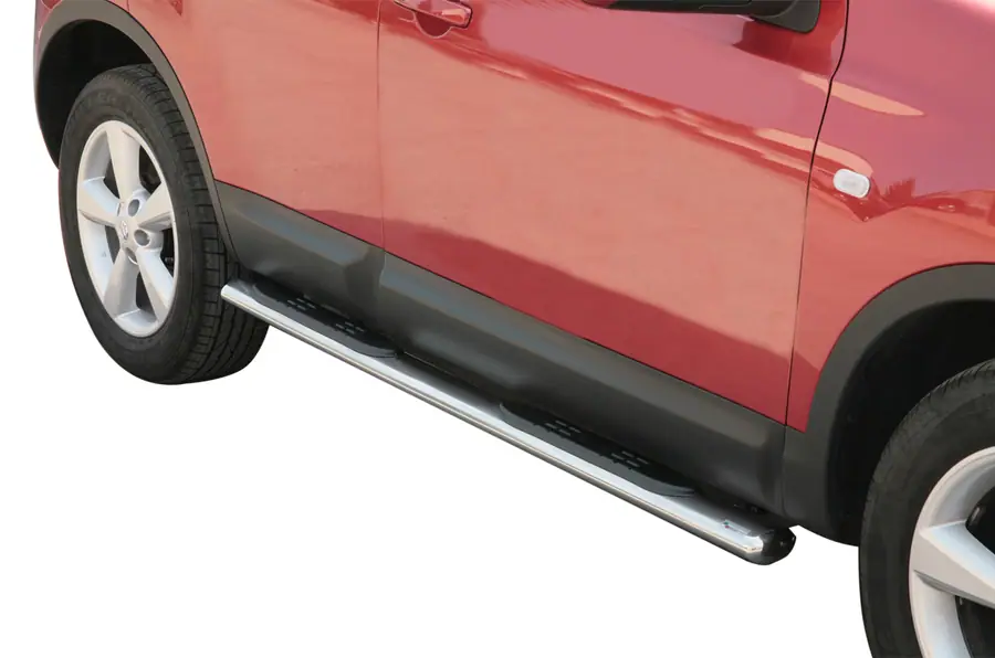 Oval Grand Pedana side steps with plastic treads øovaal, mirror polished — Nissan Qashqai (2007–2010)