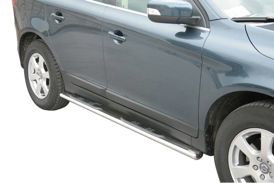 Oval Grand Pedana side steps with plastic treads øovaal, mirror polished — Volvo XC60 (2014–)