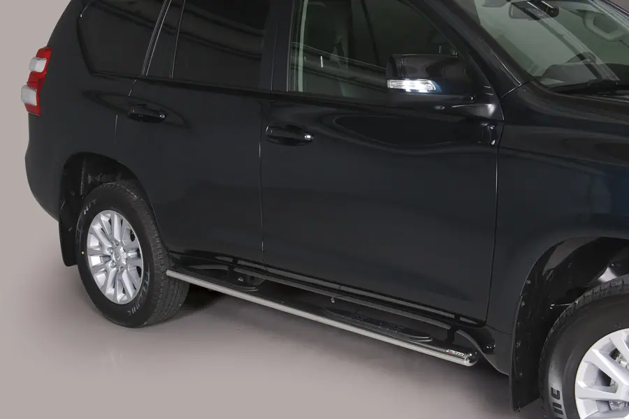 Oval Grand Pedana side steps with plastic treads øovaal, mirror polished — Toyota Land Cruiser 150 (2010–2013)