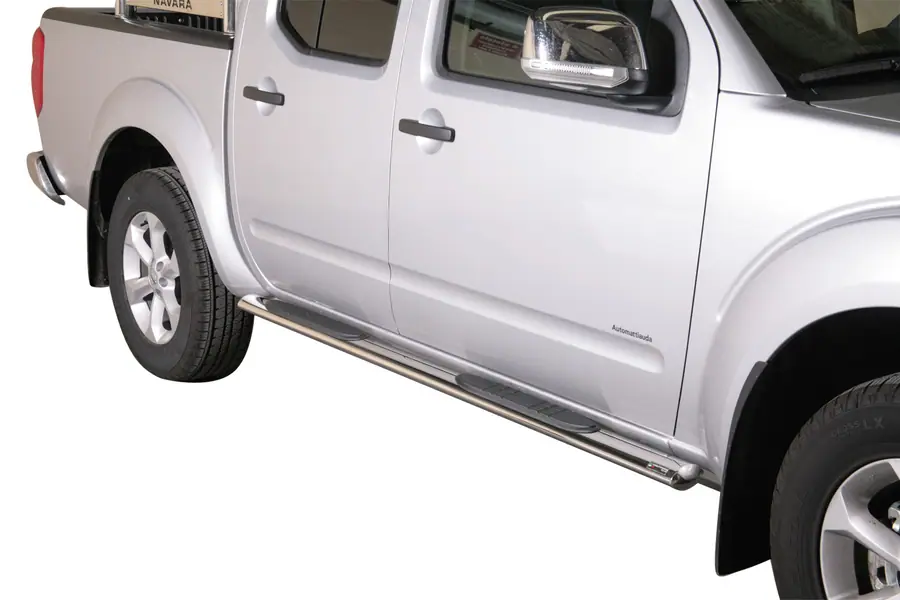 Овальные пороги Grand Pedana с пластиковыми накладками øovaal, полированная — Nissan Navara (2010–2015)