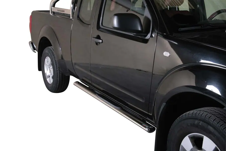 Овальные пороги Grand Pedana с пластиковыми накладками øovaal, полированная — Nissan Navara (2005–2010)