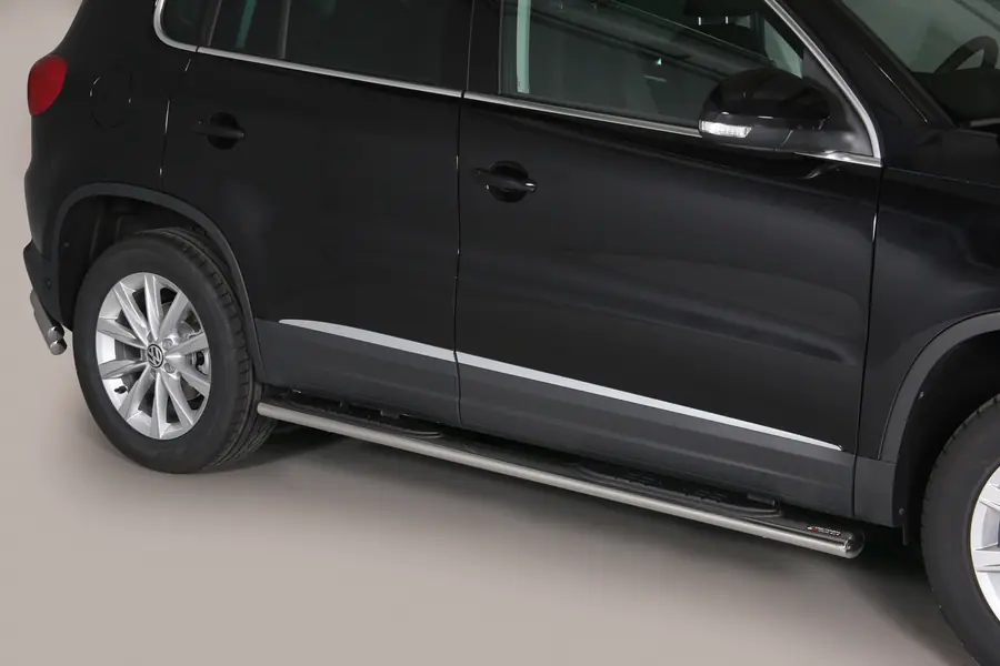 Oval Grand Pedana side steps with plastic treads øovaal, mirror polished — Volkswagen Tiguan (2007–2015)