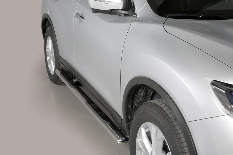 Oval Grand Pedana side steps with plastic treads øovaal, mirror polished — Nissan X-Trail (2014–2017)