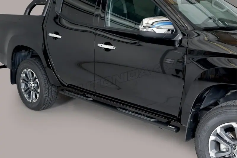 Oval Grand Pedana side steps with plastic treads øovaal, black — Mitsubishi L200 (2015–2019)