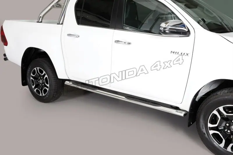 Astmelauad Grand Pedana ovaal, plastastmetega øovaal, poleeritud — Toyota Hilux (2015–)
