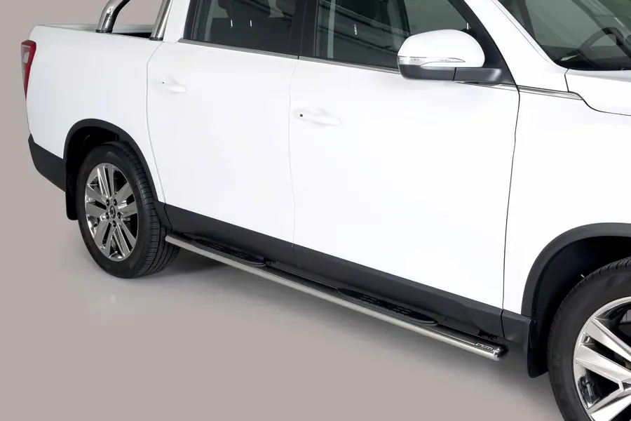 Овальные пороги Grand Pedana с пластиковыми накладками øovaal, полированная — SsangYong Musso (2018–)