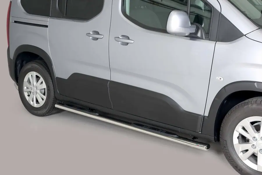 Oval Grand Pedana side steps with plastic treads øovaal, mirror polished — Peugeot Rifter (2018–)