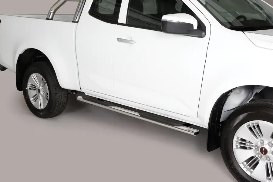 Oval Grand Pedana side steps with plastic treads øovaal, mirror polished — Isuzu D-Max (2020–)