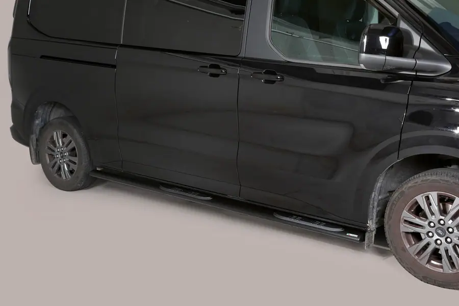 Oval Grand Pedana side steps with plastic treads øovaal, black — Ford Tourneo Custom (2024–)