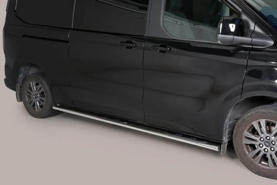 Oval Grand Pedana side steps with plastic treads øovaal, mirror polished — Ford Tourneo Custom (2024–)